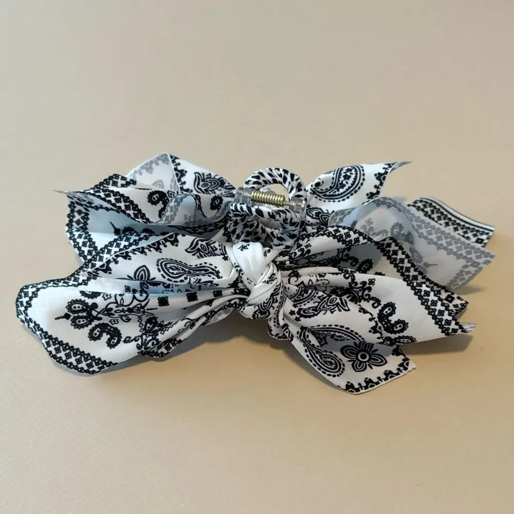 boho Black and White Hair clips A907